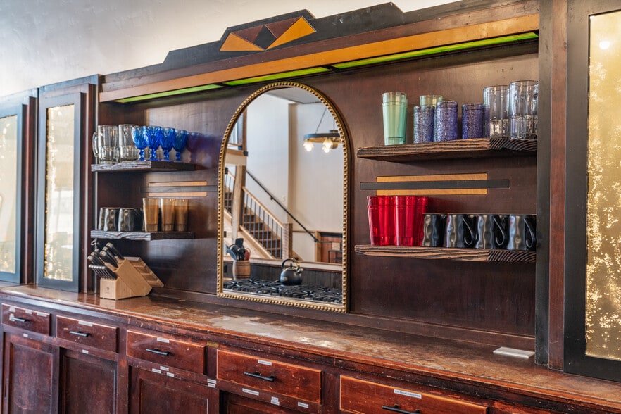 More Photos Of 417 Main St, Ashton Specialty For Sale