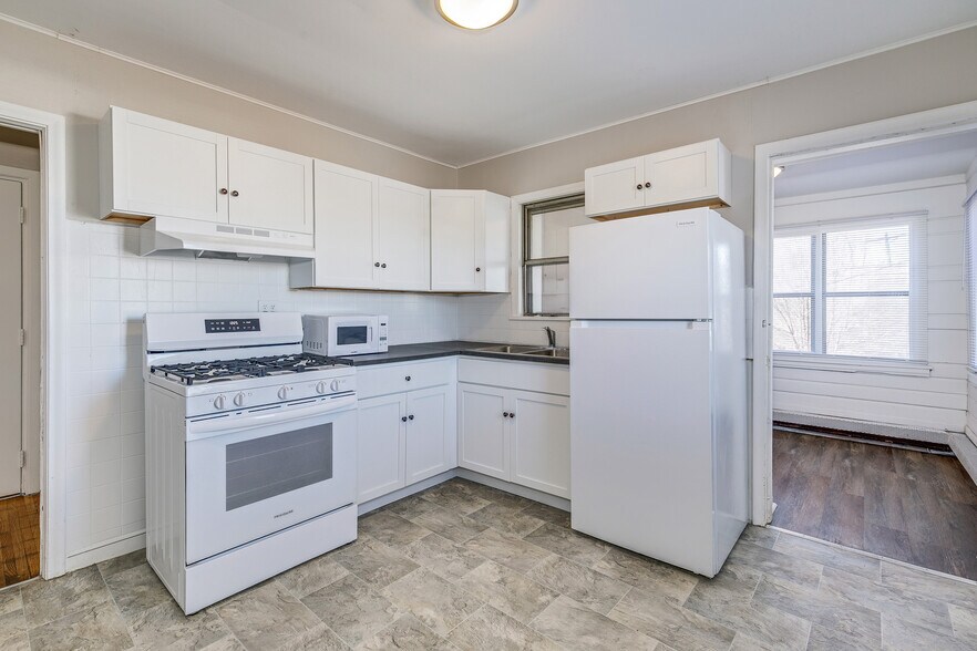 More Photos Of 609-611 N Dale St N, Saint Paul Storefront Retail Residential For Sale