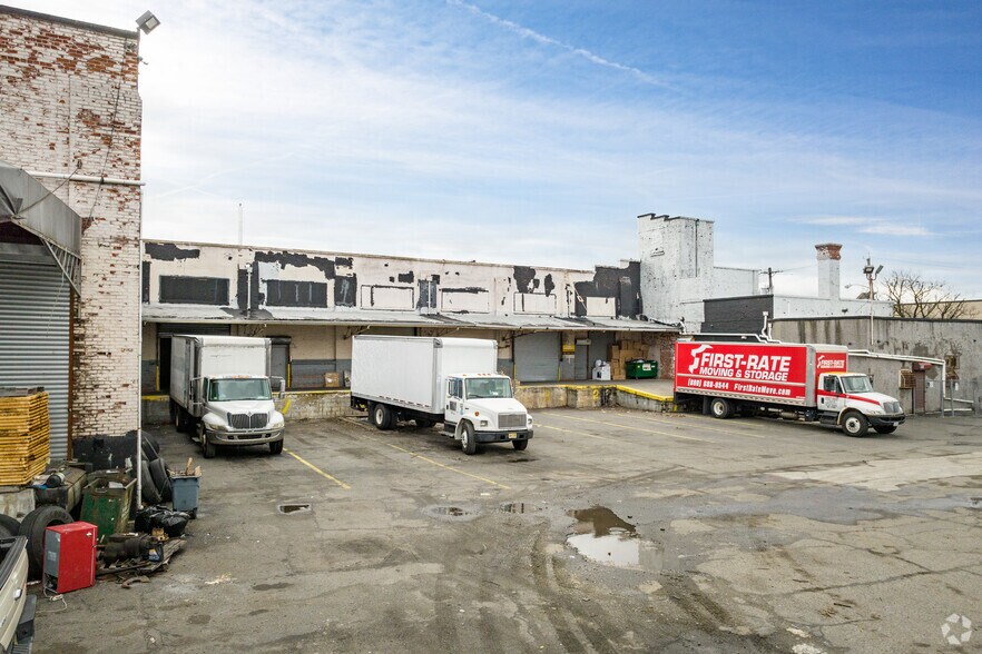 More Photos Of 163 Shaw Ave, Irvington Warehouse For Lease