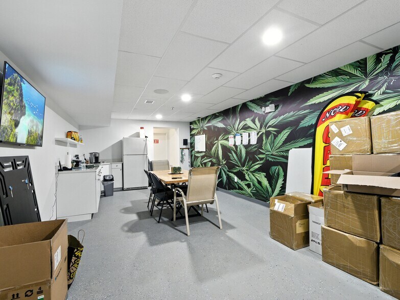 More Photos Of 831 Hamilton St, Somerset Freestanding For Sale