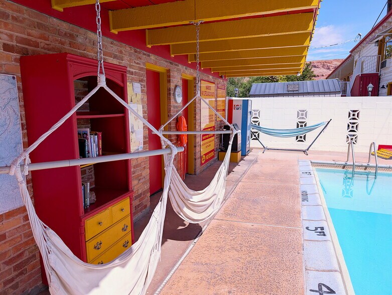 More Photos Of 166 S 400 E, Moab Hotel For Sale