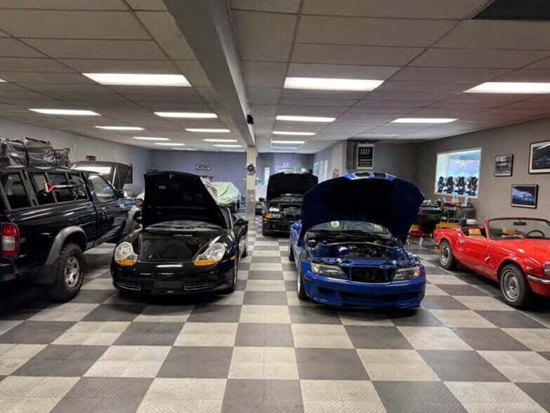 More Photos Of 11846 SE Stark St, Portland Auto Repair For Sale