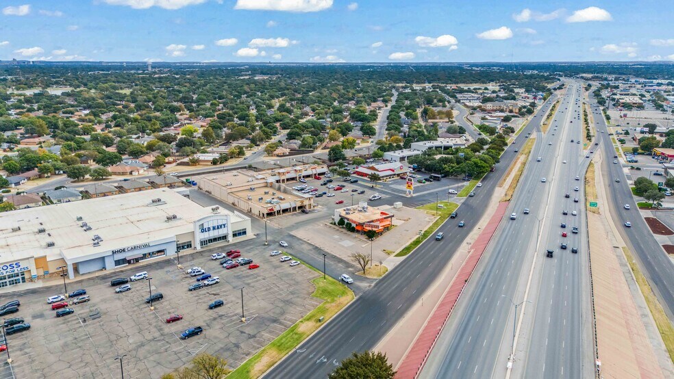 More Photos Of 4950 S Loop 289, Lubbock Restaurant For Lease