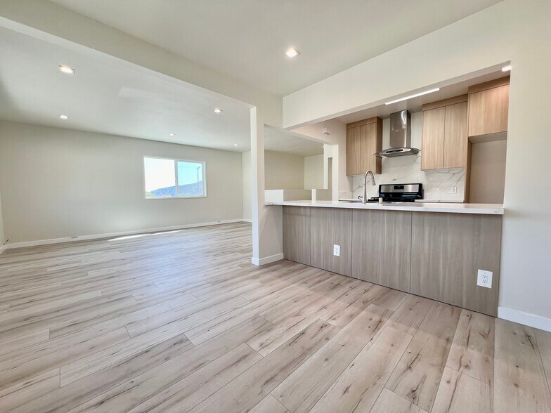 More Photos Of 3511 Market St, Glendale Office Residential For Lease