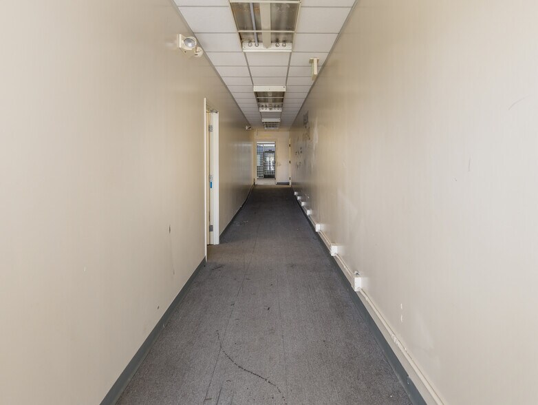 More Photos Of 320-330 E Manchester Blvd, Inglewood Bank For Lease