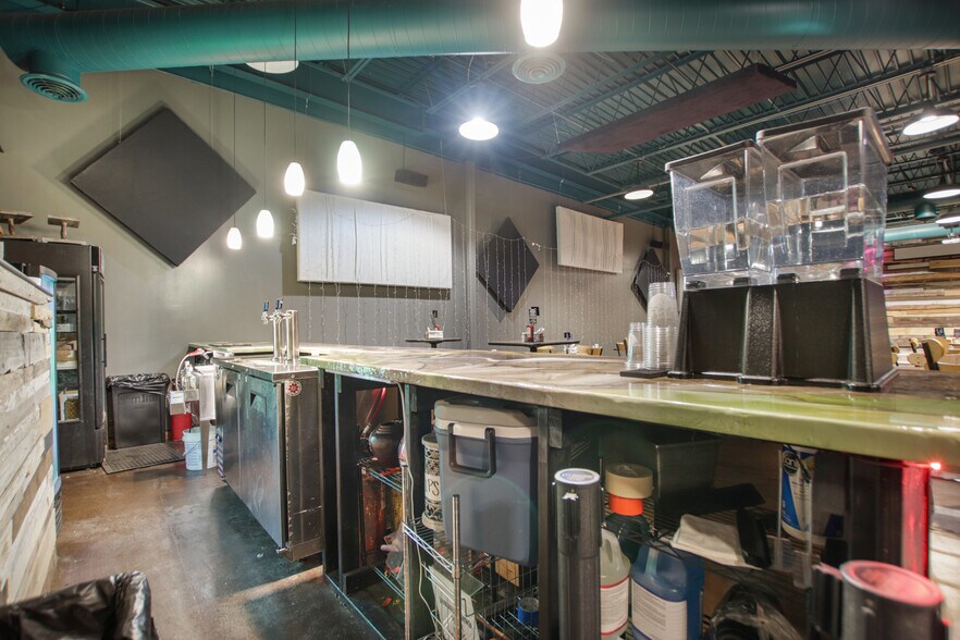More Photos Of 500-560 Cedar St, Monticello Unknown For Lease