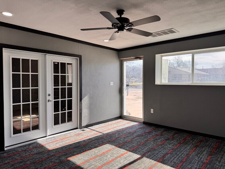 More Photos Of 603 Lake Murray Dr E, Ardmore Flex For Sale