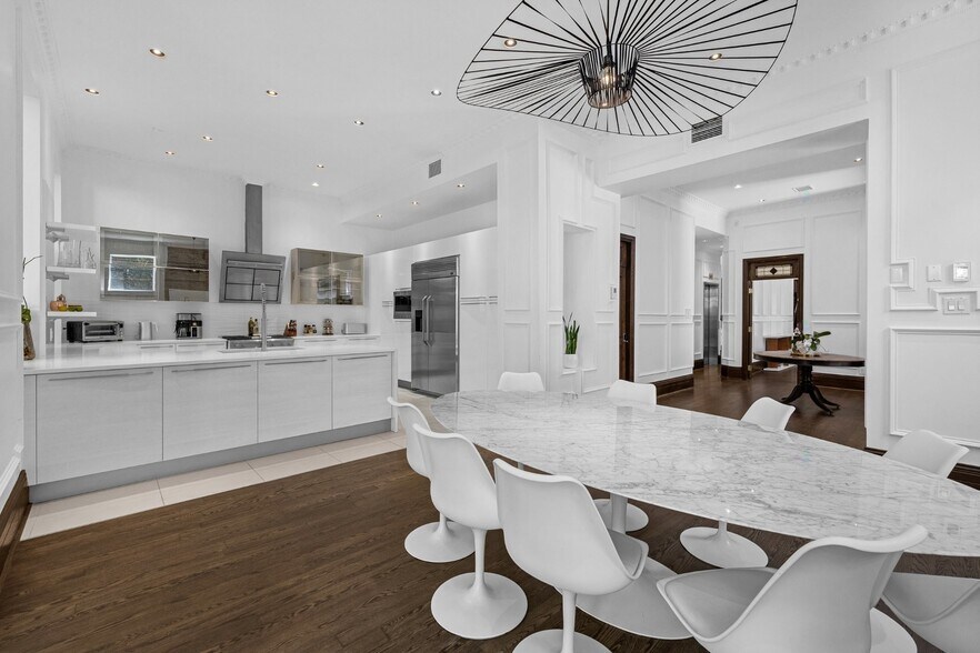 More Photos Of 1565 Av Du Docteur-Penfield, Montréal Specialty For Sale