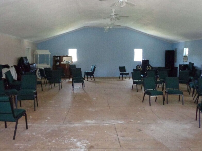 More Photos Of 16911 Pickering Rd, Conroe Warehouse For Sale