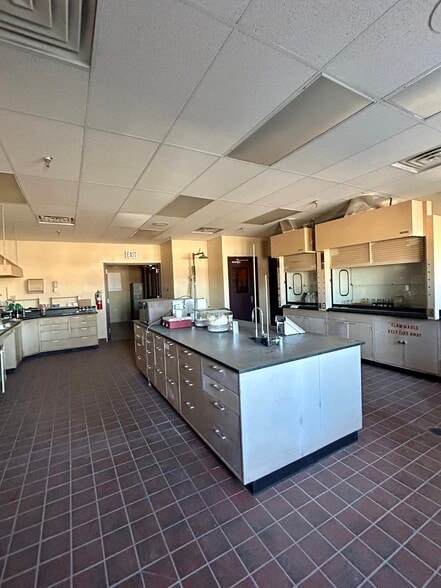 More Photos Of 2030 N Mingo Rd, Tulsa Unknown For Lease
