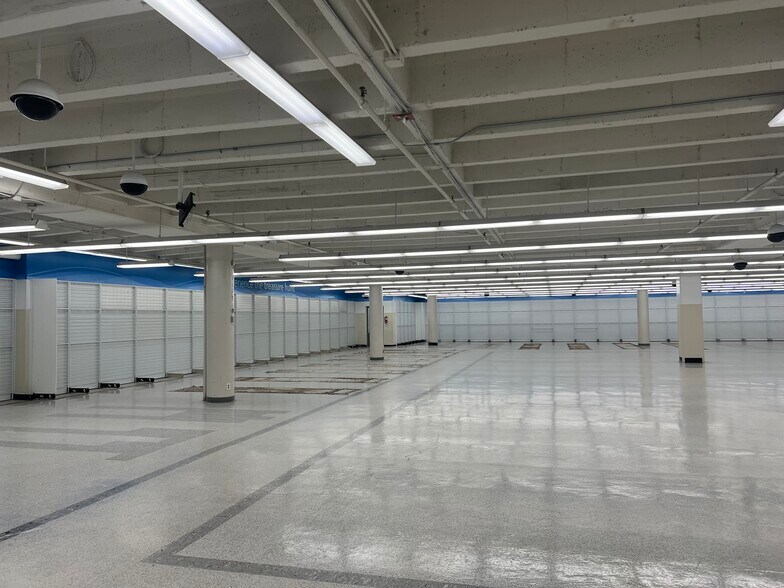 More Photos Of 5200-5280 Geary Blvd, San Francisco General Retail For Sale