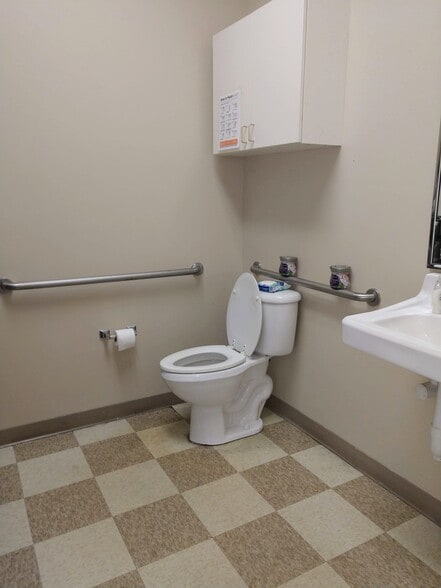 More Photos Of 308-316 Dolphin Dr, Jacksonville Medical For Lease