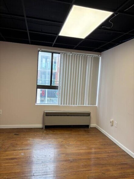 More Photos Of 600 S Washington Ave, Royal Oak Storefront Retail Office For Lease
