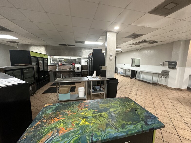 More Photos Of 7820 Fulton St, Houston Restaurant For Sale