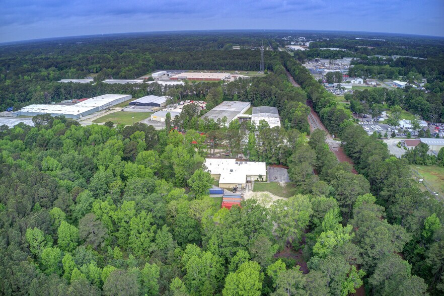 More Photos Of 100 Corporate Way, Summerville Warehouse For Sale
