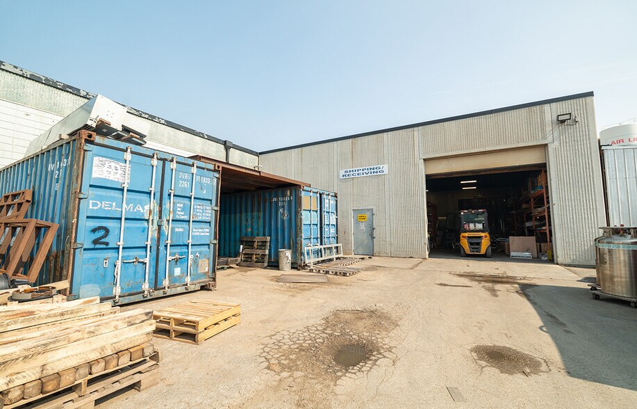 More Photos Of 1395 Whyte Av, Winnipeg Industrial For Lease