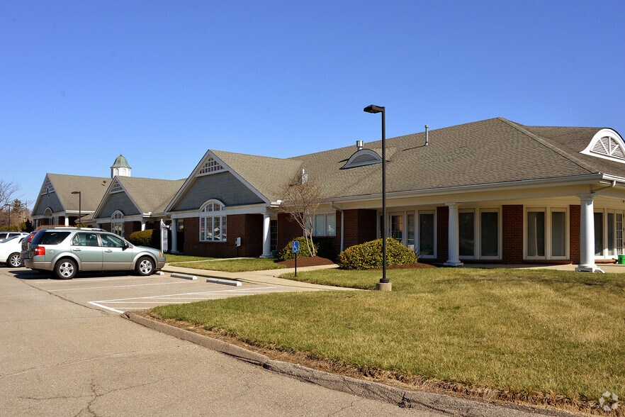 More Photos Of 608 Reading Rd, Mason Medical For Lease