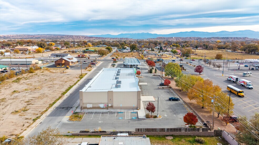 More Photos Of 402 Carr Ln, Espanola Freestanding For Lease