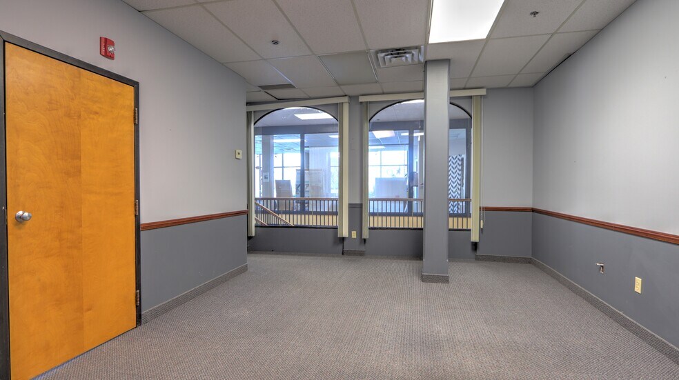 More Photos Of 1 Franklin Sq, Geneva Apartments For Lease