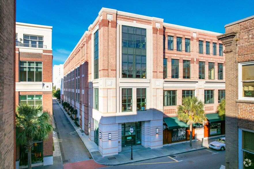 More Photos Of 211 King St, Charleston Office For Lease