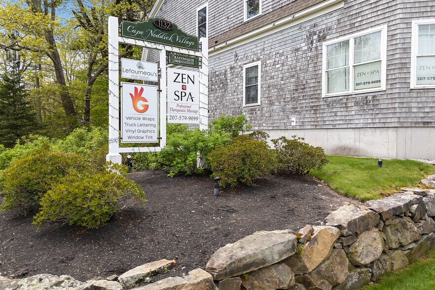 More Photos Of 2 Village Park Dr, York Flex For Lease