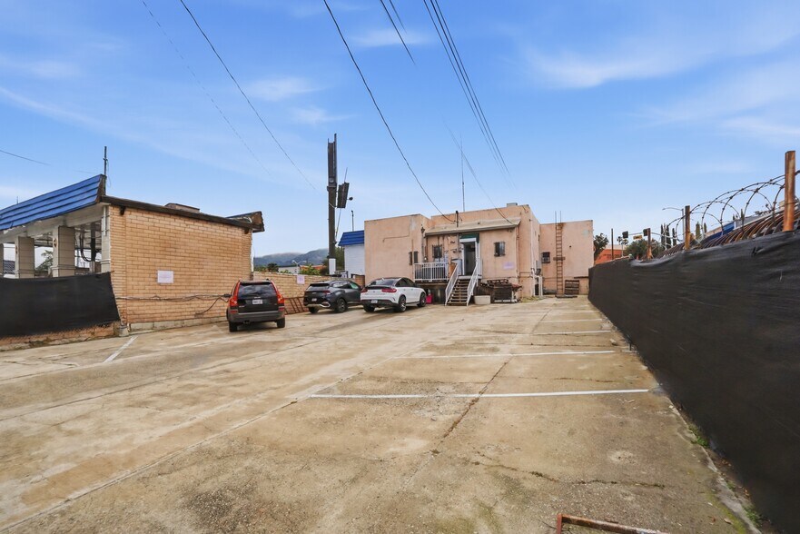 More Photos Of 7780 Foothill Blvd, Tujunga Restaurant For Sale