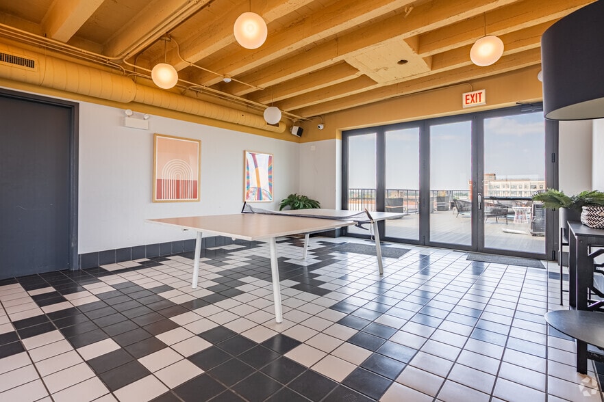 More Photos Of 6805 N Sheridan Rd, Chicago Apartments For Lease