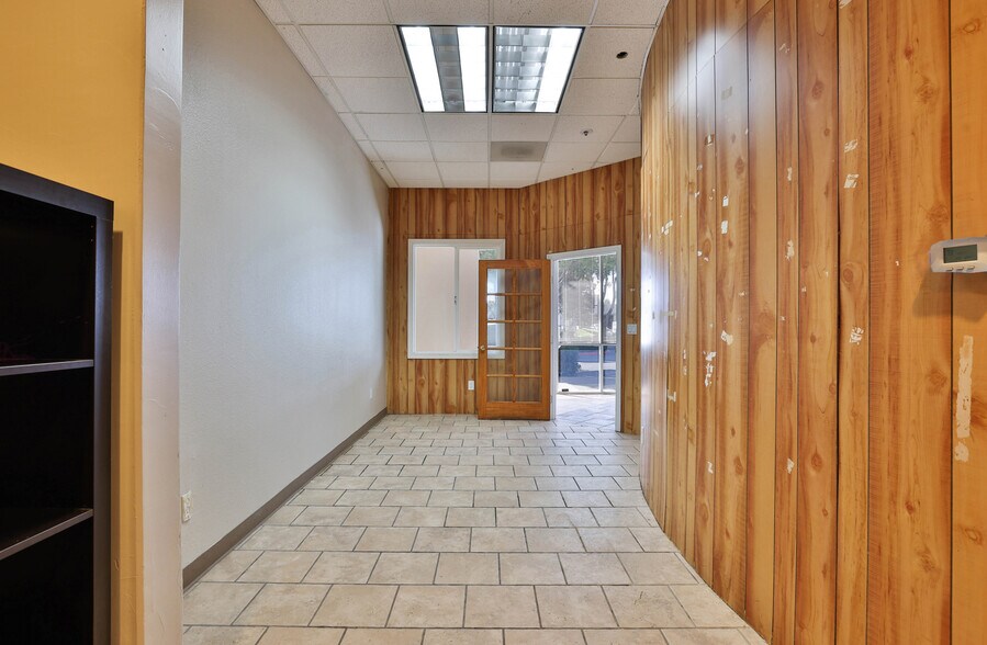 More Photos Of 1925-1949 Concourse Dr, San Jose Light Distribution For Sale