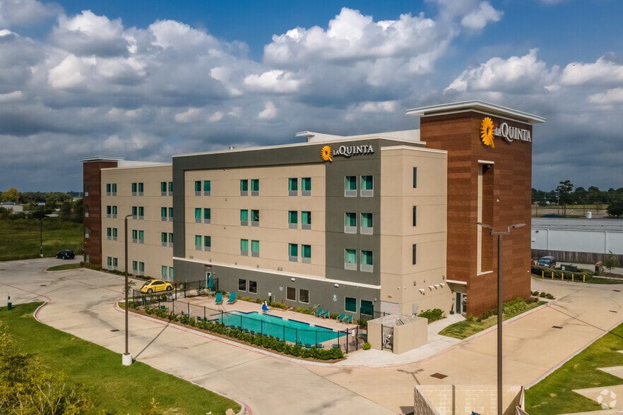 Primary Photo Of 21119 Interstate 45, Spring Hotel For Sale