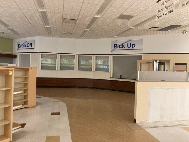 More Photos Of 214 Central Ave, Silver Creek Drugstore For Sale