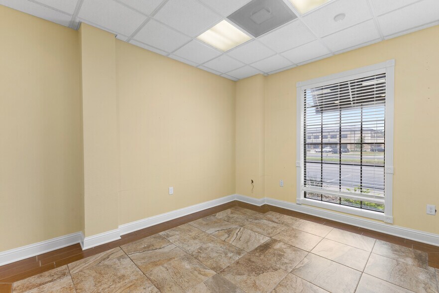 More Photos Of 2230 W Grande Blvd, Tyler Storefront Retail Office For Lease
