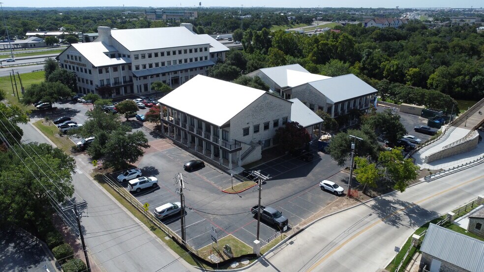 More Photos Of 1 Chisholm Trail Rd, Round Rock Unknown For Lease