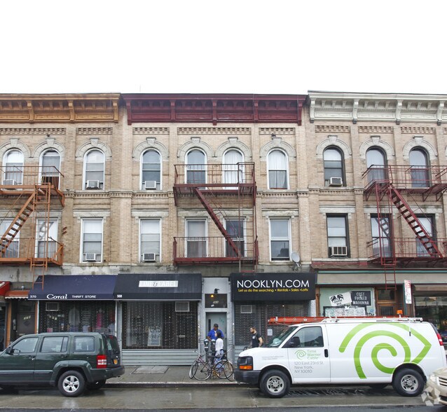More Photos Of 568 Manhattan Ave, Brooklyn General Retail For Sale