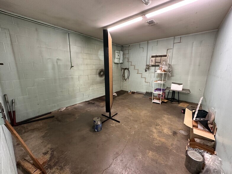 More Photos Of 322 W 3rd St, Bloomington General Retail For Sale