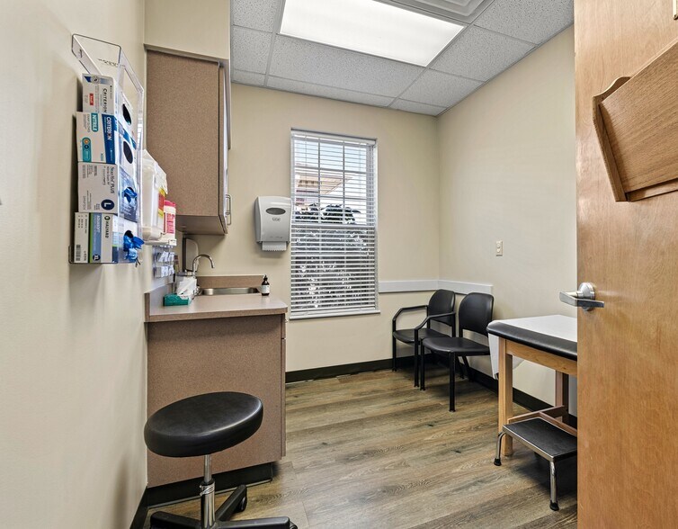 More Photos Of 357-359 Williamson Rd, Mooresville Medical For Sale