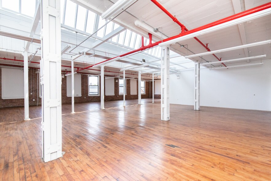 More Photos Of 540 39th St, Union City Warehouse For Lease