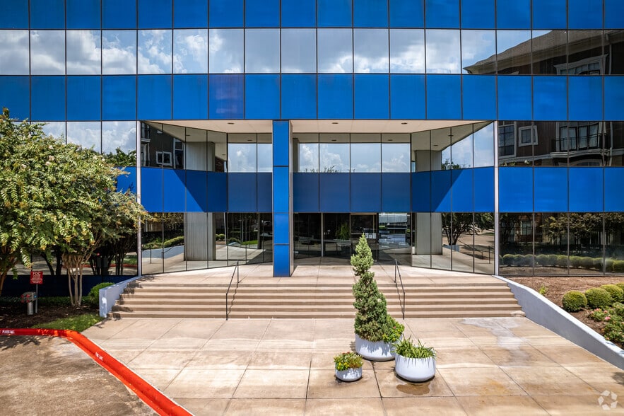 More Photos Of 5858 Westheimer Rd, Houston Office For Lease