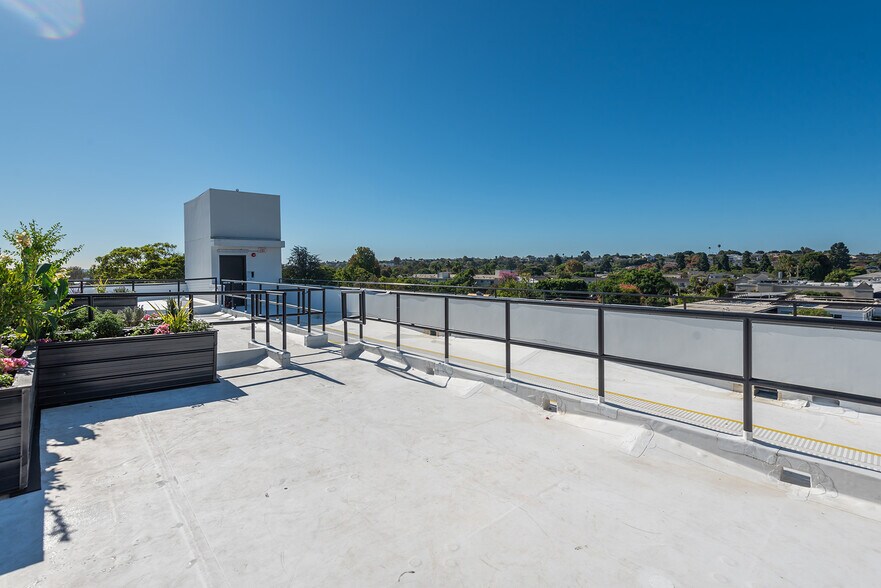 More Photos Of 11600 National Blvd, Los Angeles Apartments For Sale