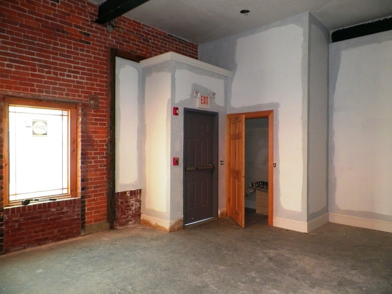 More Photos Of 301 Harris Ave, Providence Storefront For Sale