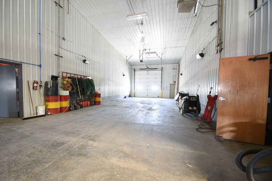 More Photos Of 4151 38th St S, Fargo Flex For Lease
