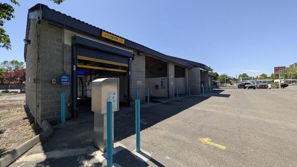 More Photos Of 311 Van Giesen Street, Richland Carwash For Sale