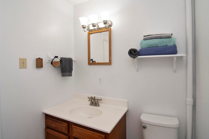 More Photos Of 439 Main Street, Rainelle Storefront Retail Residential For Sale