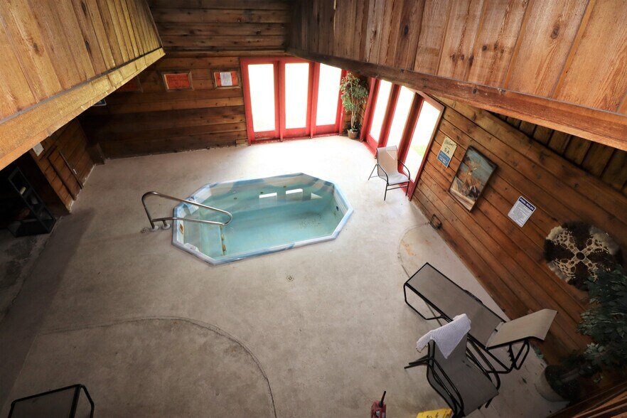 More Photos Of 9966 N State Road 27, Hayward Hotel For Sale