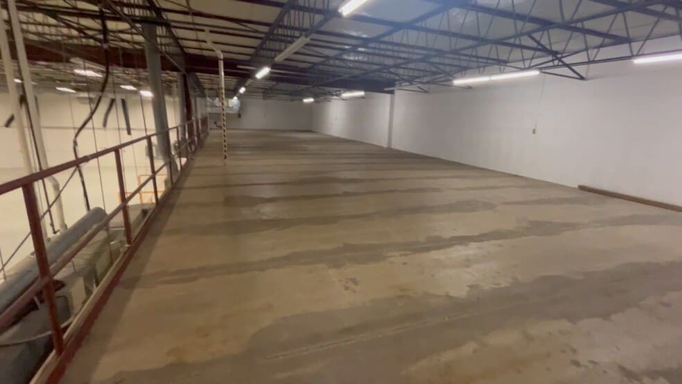 More Photos Of 355 W Boden St, Milwaukee Industrial For Sale