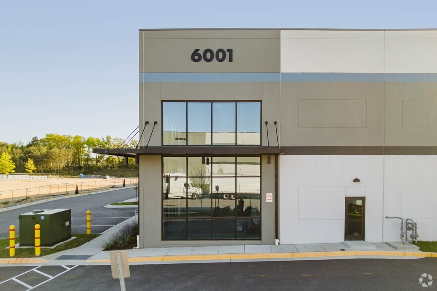 More Photos Of 6001 Fallard Dr, Upper Marlboro Warehouse For Lease