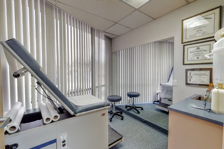 More Photos Of 545 Island Rd, Ramsey Medical For Lease