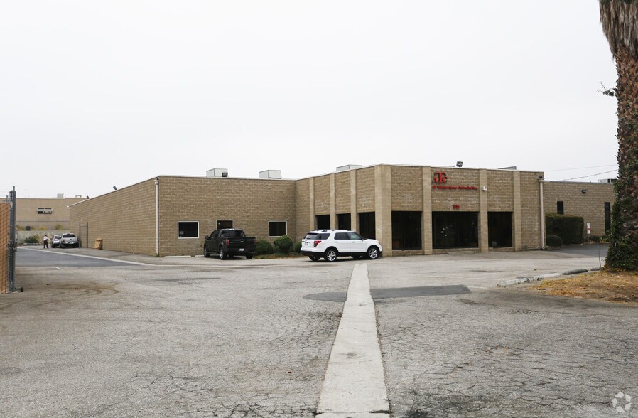 Primary Photo Of 9720 Topanga Canyon Pl, Chatsworth Light Distribution For Lease