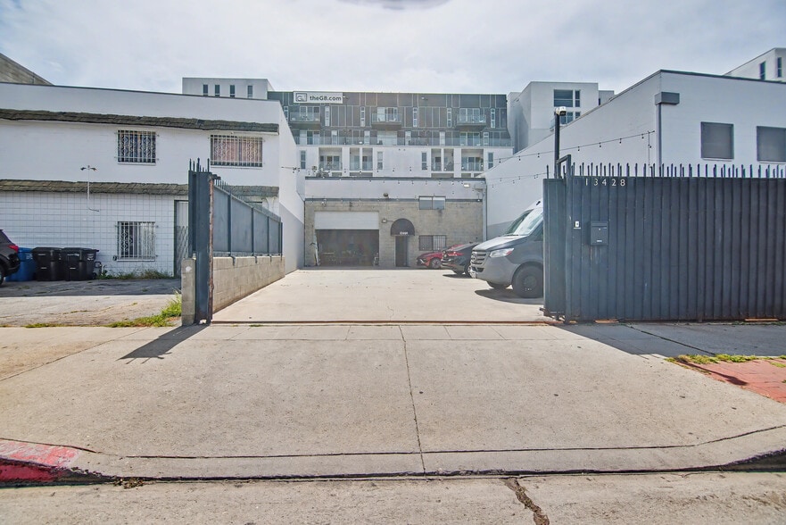 More Photos Of 13428 Beach Ave, Marina Del Rey Warehouse For Lease