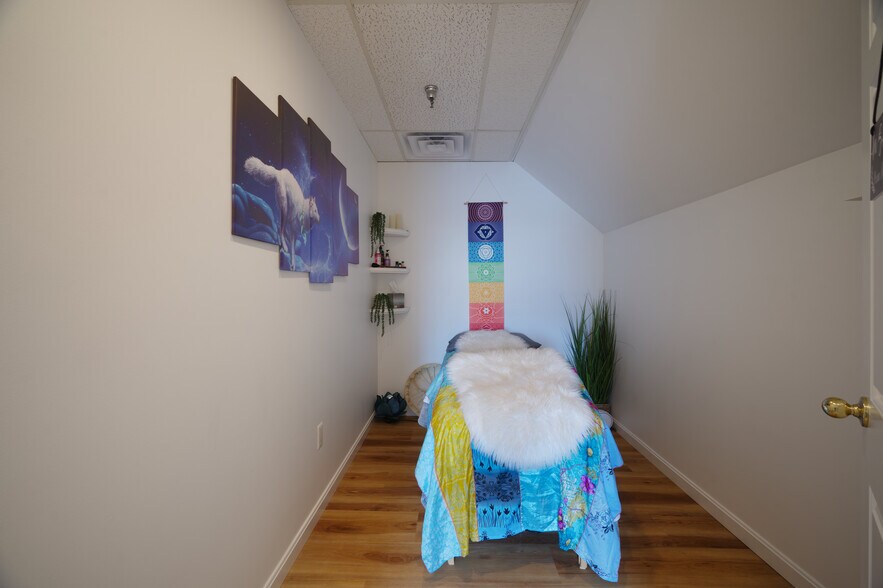 More Photos Of 29 Lafayette Rd, North Hampton Storefront Retail Office For Lease