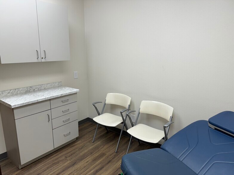 More Photos Of 2503 N US Highway 281, Marble Falls Medical For Lease